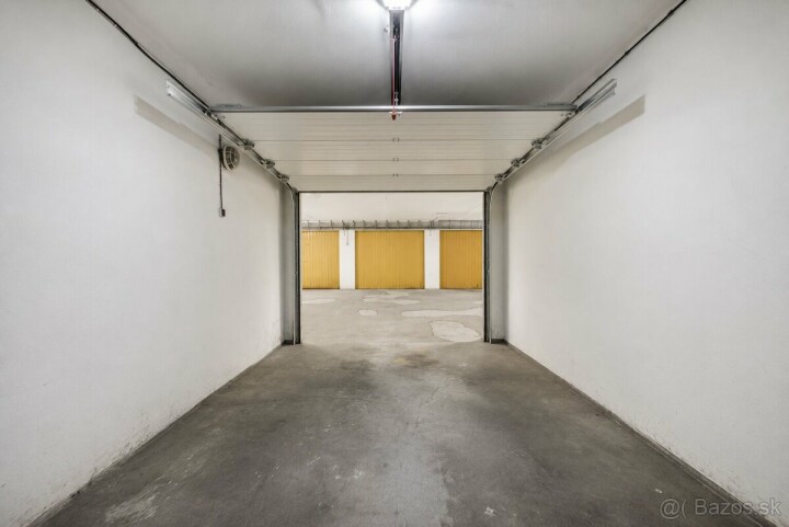 Prenájom garáže s elektrickou bránou na Ľ. Fullu, Dlhé Diely