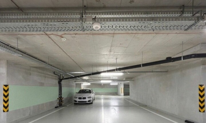 Na predaj priestranné parkovacie miesto v garáži EINPARK