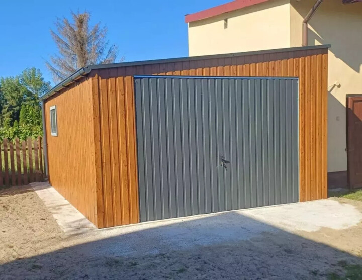 Plechová garáž 4x6 m s výklopnou bránou