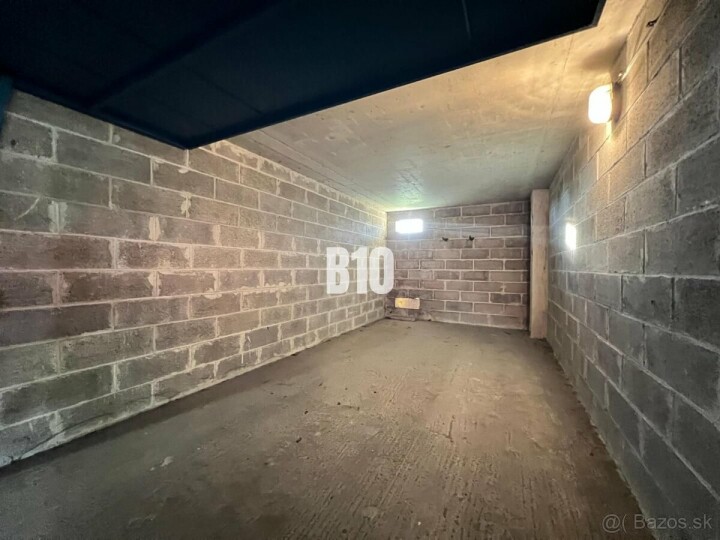 Prenájom garáže v budove hromadných garáží v Martine