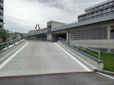 Vonkajšie parkovacie miesto v Košiciach na Považskej 40