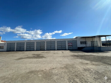 Prenájom priestrannej garáže s vysokou bránou na Družstevnej ulici