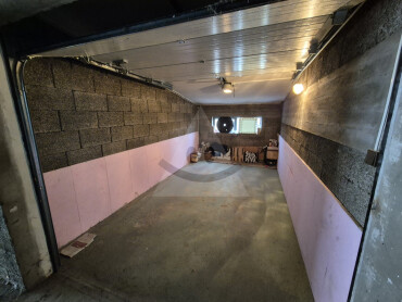 Prenájom garážového státia v parkovacom dome - 15 m² - Hájik