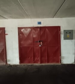 Prenájom garáže 18 m² s elektrinou a zabezpečením