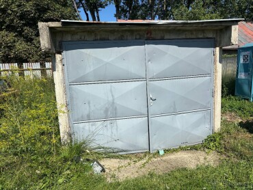 Betónová garáž na predaj v slušnom stave