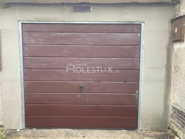 Na predaj garáž v centre Čadce s elektrinou