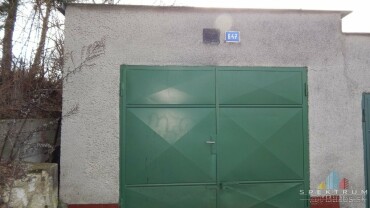 Na predaj murovaná garáž 28 m2 v Handlovej na ulici Mier