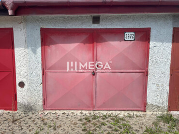 Na predaj murovaná garáž na Laboreckej ulici v Humennom