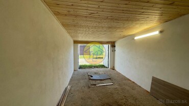 Čiastočne podpivničená garáž s montážnou jamou na predaj