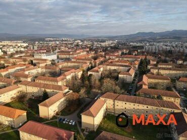 Predaj tehlovej garáže s elektrinou a montážnou jamou, Staré sídlisko