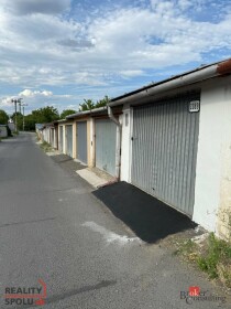 Predaj zachovalej betónovej garáže 22 m2 v Lučenci