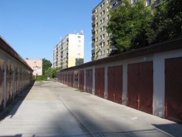 Na predaj tehlová garáž s elektrinou na Hviezdoslavovej ulici