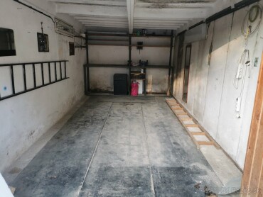 Garáž na prenájom na Lomonosovovej ulici s elektrinou