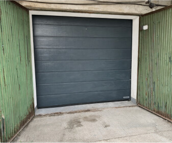 Predaj garáže na Adámiho ulici v Bratislave - Karlova Ves