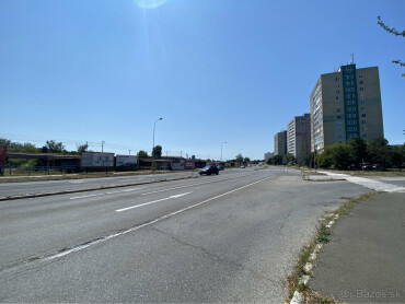 Priestranná garáž 23 m² na predaj v centre Košíc na Jantárovej ulici