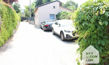 Prenájom dvoch parkovacích miest na Vysokohorskej ulici v Lamači