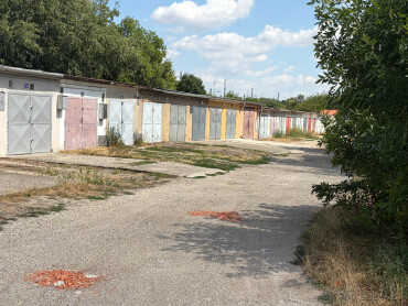 Na predaj garáž na Slnečnej ulici v Komárne