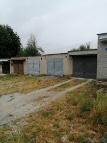 Dlhodobý prenájom garáže na severe bez elektriny a jamy