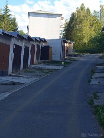 Murovaná poschodová garáž na predaj v Lipovci