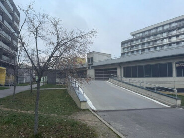 Predaj dvoch parkovacích miest v parkovacom dome na Považskej ulici