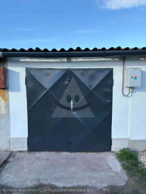 Novozrekonštruovaná garáž na predaj na ul. Odborárov v Komárne