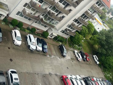 Prenájom vonkajšieho parkovacieho miesta na Geologickej ul.