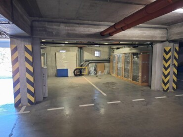 Na predaj - dvoj-garáž 6x7 m v Bratislave na ul. Tupého