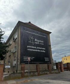 Priestranná murovaná garáž na predaj na ul. Terézie Vansovej