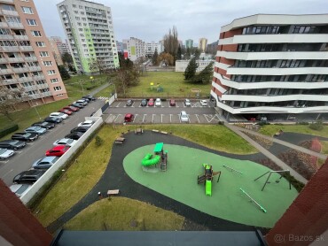 Nekryté parkovacie miesto na prenájom v Rezidencii LAGO