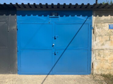 Na predaj garáž 17 m² na Krakovskej ulici s elektrinou a alarmom