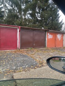 Na predaj staršia prefabrikovaná garáž vo Zvolene