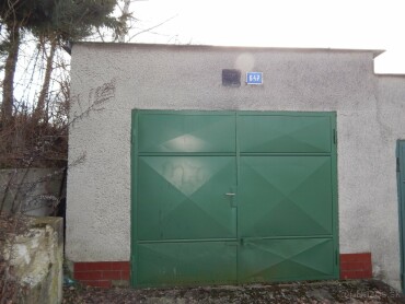 Na predaj murovaná garáž 28 m2 v Handlovej na Mierovom námestí