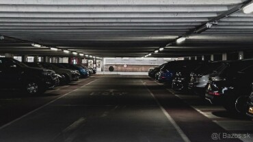 Prenájom parkovacieho miesta v garáži Polygón na Coboriho ulici