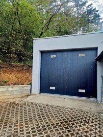 Murovaná garáž s elektrickou bránou na predaj - 49m2