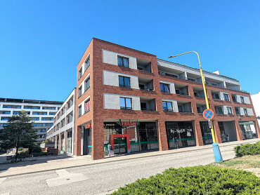 Prenájom vnútorného parkovacieho miesta na Strojárenskej ulici