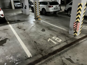 Parkovacie miesto v temperovanej garáži na Obchodnej ulici v Žiline