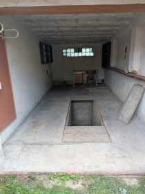 Garáž na prenájom s montážnou jamou a pivnicou
