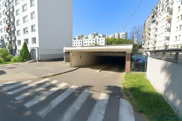 Na predaj vnútorné garážové státie v Ružinove