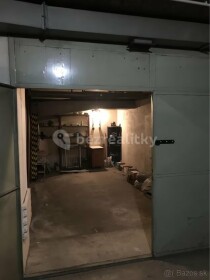 Prenájom krytej garáže na Tehelnej ulici, 20 m2