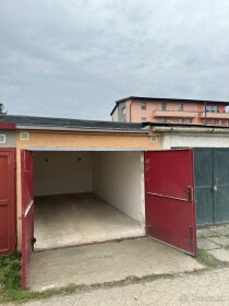 Predaj murovanej garáže v centre Vranova nad Topľou, ul. Hronského, 16m2