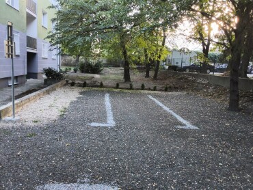 Na predaj pozemok na parkovanie v Bratislave - Krasňanoch