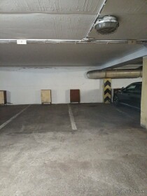 Prenájom vnútorného parkovacieho miesta na Stodolovej ulici v Ružinove