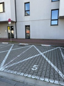 Parkovacie miesto na prenájom v Galante na Hodskej ulici