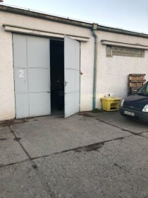 Priestranná garáž na predaj v uzatvorenom areáli – 112 m2