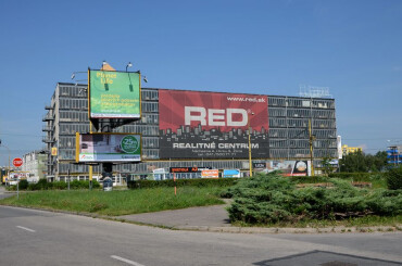Prenájom garážového boxu na 1. poschodí vo veľkogarážach Hliny
