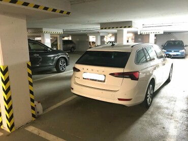 Prenájom: Veľké garážové parkovacie miesto, Petržalka Betliarska
