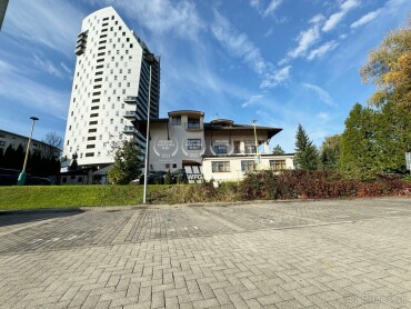 Prenájom vonkajšieho parkovacieho miesta pri Amfiteátri v Žiline