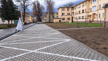 Na predaj parkovacie státia na Mierovej ulici v Považskej Bystrici