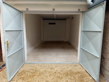 Na predaj zrekonštruovaná murovaná garáž v centre mesta