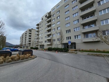 Dlhodobý prenájom vonkajšieho parkovacieho miesta v Žiline